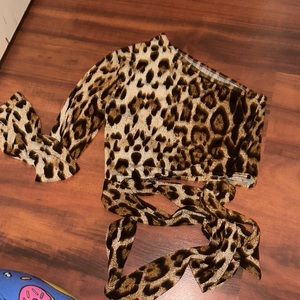 Cheetah print one sleeve crop top
